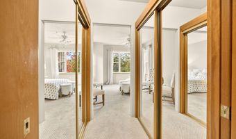 920 Mountain Meadows Cir, Ashland, OR 97520