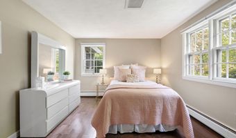3 Hickory Ln, Andover, MA 01810