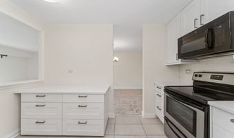 1605 E Central Rd 411B, Arlington Heights, IL 60005