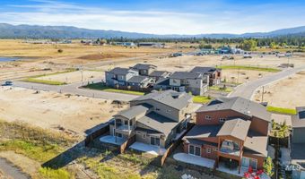 18 Ogden St, Cascade, ID 83611
