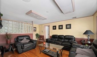 15 Thomas St, North Providence, RI 02911