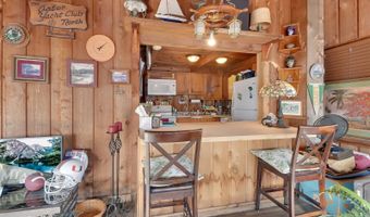 55512 FRONT St, Astor, FL 32102