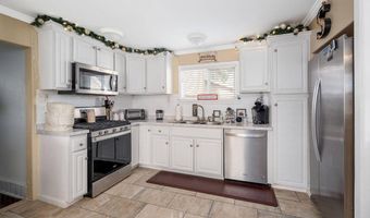 113 Chapel Pl, Amsterdam, NY 12010