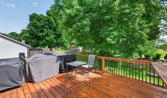 100 Holly Green Dr, Ballwin, MO 63021