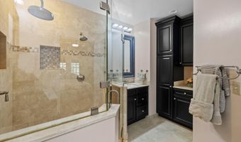 191 SOMERVELLE St 205, Alexandria, VA 22304