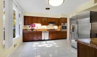 6220 ROBINWOOD Rd, Bethesda, MD 20817