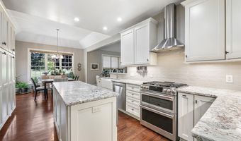 199 Raleigh Ct, Aurora, OH 44202