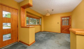 2035 Thornhill Dr, Akron, OH 44313