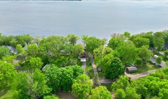9823 103rd St NW, Annandale, MN 55302