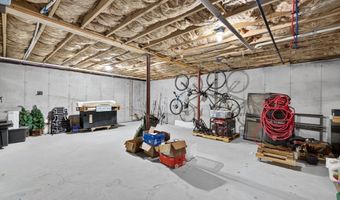 79 Pembroke Ave, Acushnet, MA 02743