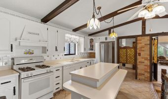 822 Croswell, Adrian, MI 49221
