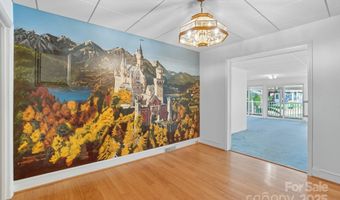 955 Hickory Nut St, Charlotte, NC 28205