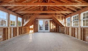 39 Walcott Ave, Jamestown, RI 02835