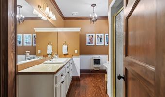 990 Buckwood Rd, Bauxite, AR 72011