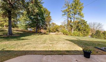 707 Bitterfield Dr, Ballwin, MO 63011