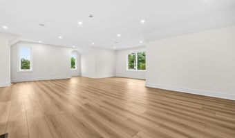 1905 N TAYLOR St, Arlington, VA 22207