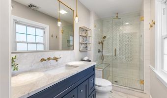 15 Zephyr Ln, Barrington, RI 02806
