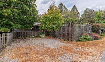 17 Red Oak Ln, Alexander, NC 28701