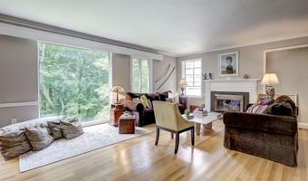 5204 WESTWOOD Dr, Bethesda, MD 20816