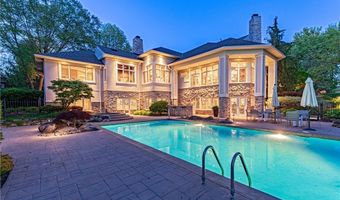 520 Bristol Dr, Aurora, OH 44202