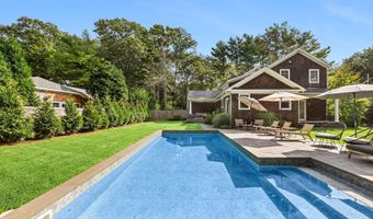 97 Oak Ln, Amagansett, NY 11937