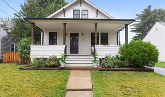 15 Berwick Pl, East Providence, RI 02916