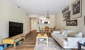 1001 N RANDOLPH St 212, Arlington, VA 22201