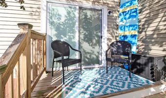 231 Maple Ave 102, Newport, RI 02840