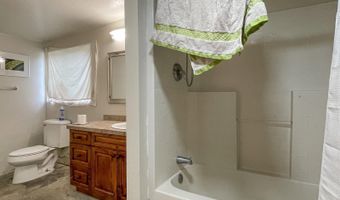 2202 Rainy Ln, Benton City, WA 99320