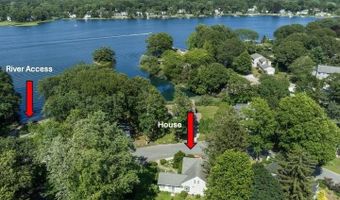 75 Markwood Dr, Barrington, RI 02806