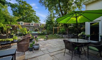 82 W 34TH St, Bayonne, NJ 07002