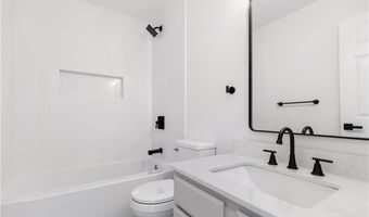 2516 SE 4th St, Bentonville, AR 72712