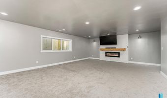 1625 W Burton Dr, Brandon, SD 57005