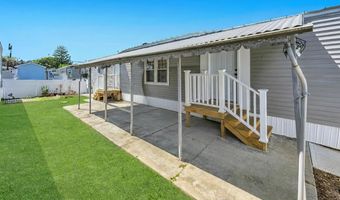 600 Broadway D14, Amityville, NY 11701