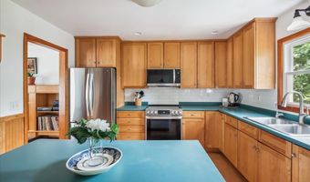 213 Pleasant Ave, Burlington, VT 05408