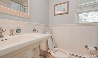 27 Powder Horn Hl, Brookfield, CT 06804