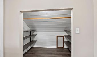 2500 S JEFFERSON St, Appleton, WI 54915