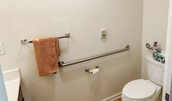 2205 Green Hills Dr 1401, Ames, IA 50014