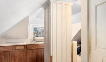 36 Blackamore Ave, Cranston, RI 02910