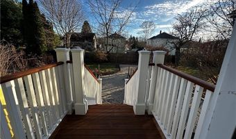 100 Maple Ave, Barrington, RI 02806