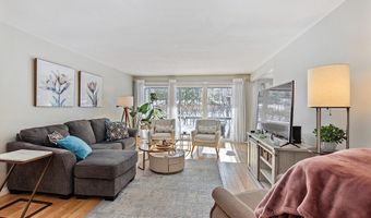 34 Parkwood Dr, Augusta, ME 04330