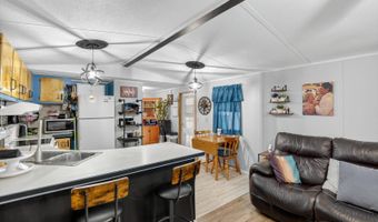 26 Leisure Dr, Auburndale, FL 33823