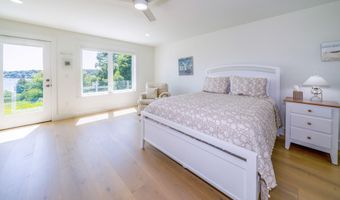 8 Shipmasters Cove Rd, Belfast, ME 04915