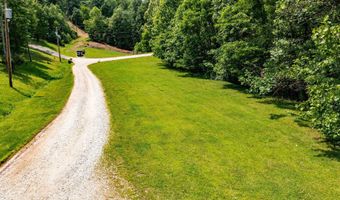8 Walkers Pointe Rd, Barboursville, WV 25504