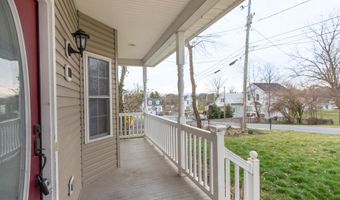 113 MAPLE Ave, Charles Town, WV 25414