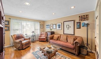 38 Hillvale Rd, Albertson, NY 11507