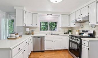 1439 Greenfield Crossing Ct, Ballwin, MO 63021
