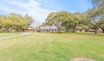 8916 Eastwood Dr, Abbeville, LA 70510