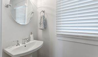 253 35th St, Avalon, NJ 08202