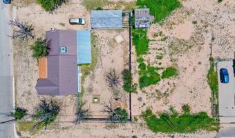 323 L St, Carlsbad, NM 88220